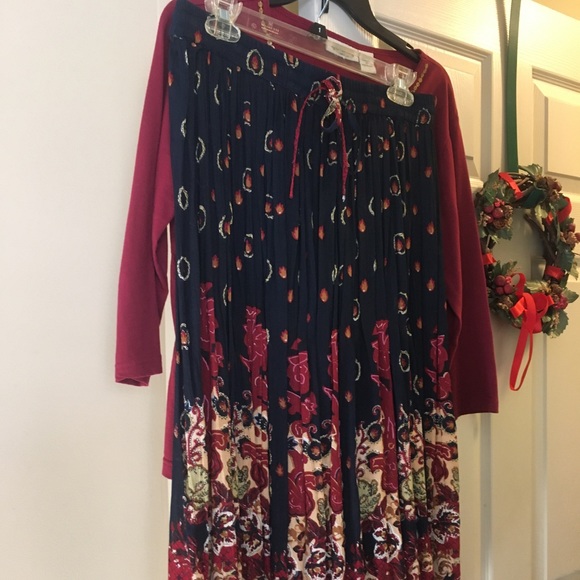 3/$18 Vintage Skirt Set🇺🇸 - Picture 2 of 5